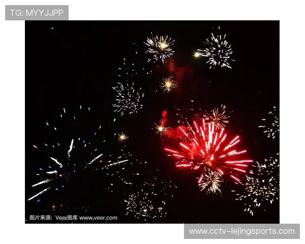 那不勒斯球迷赛前放烟花，客队大巴受阻迟到